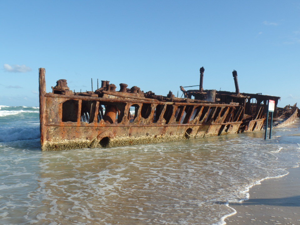 Ship wreck SS Maheno Fraser Island Tour