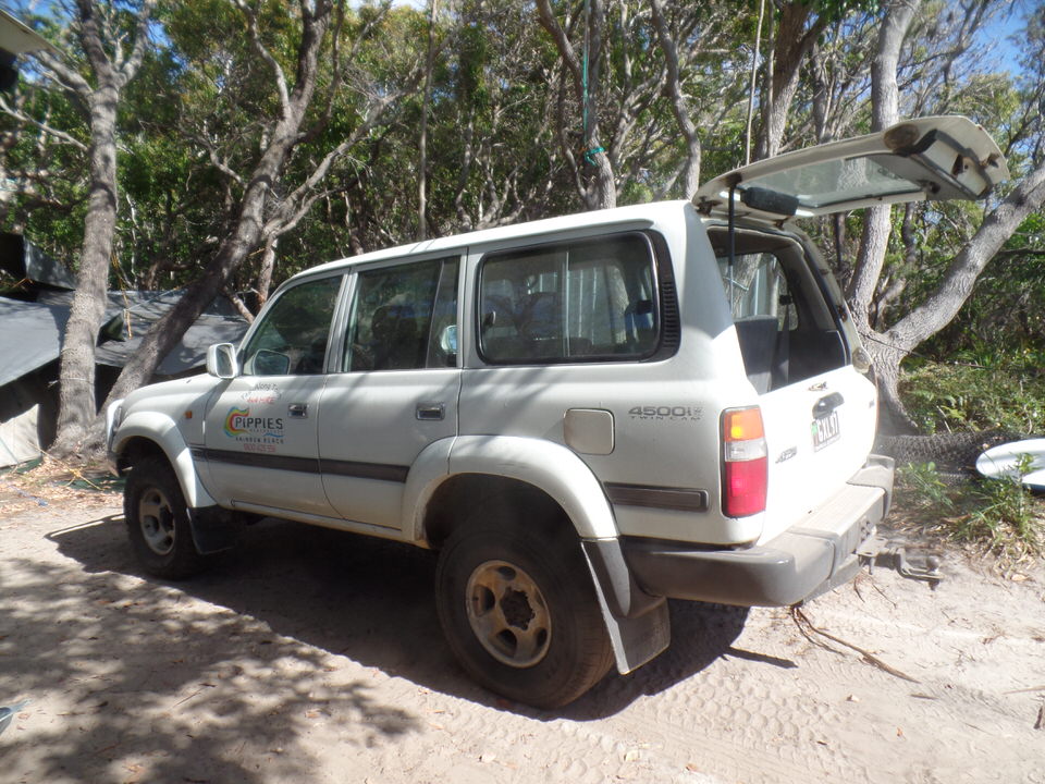 four wheel drive Fraser Island Tour