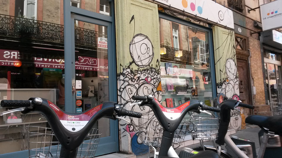 Toulouse-Leihfahrräder-Graffiti