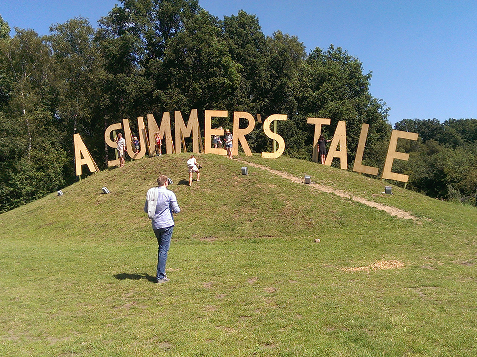 a summer's tale 2015: Wiese, Installation